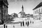 A Fő tér nyugati része az 1910-es években a zsinagógával, a katolikus templommal és a takarékpénztárral(Várpalota)(60713 bytes)